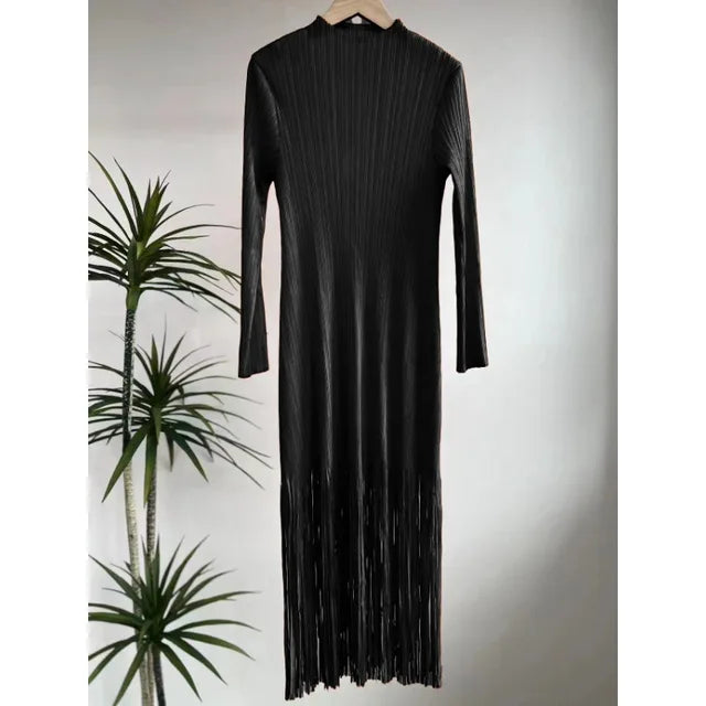 Women's Dress  New Pleated Tight Elastic Mid Length Elegant Casual Commuter Dress Maxi Dresses Long Sleeved Dress